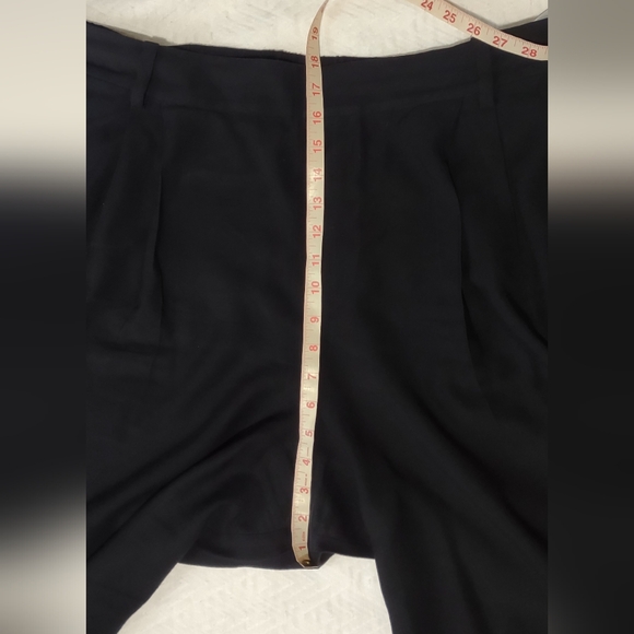 Vince Tapered Pull-On Pants in Black - Picture 4 of 5